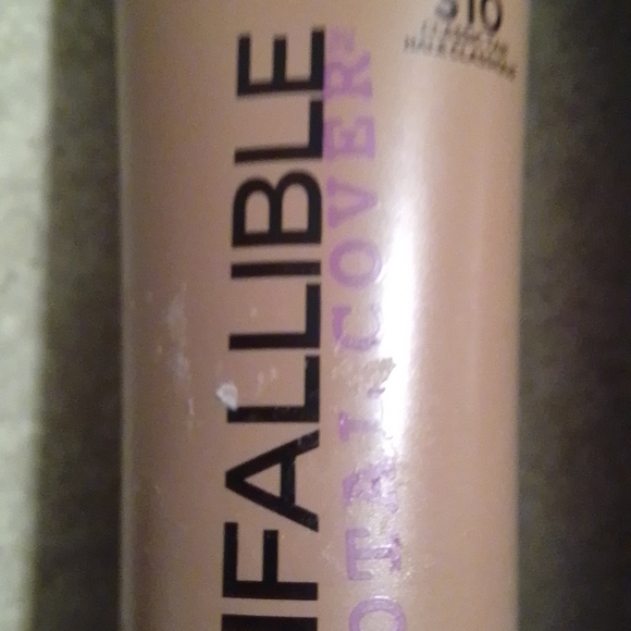 Loreal Paris Foundations - Picture 7 of 12